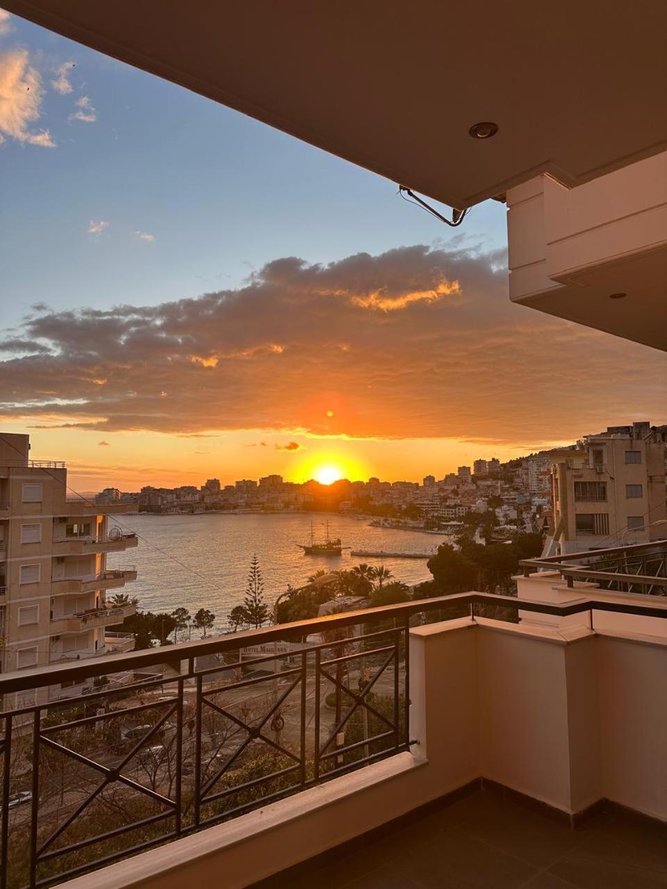 Vista Mozzafiato Apartment Саранде Екстериор снимка